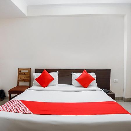 Hotel O Av Residency Near Botanic Garden Of Indian Republic Noida Extérieur photo