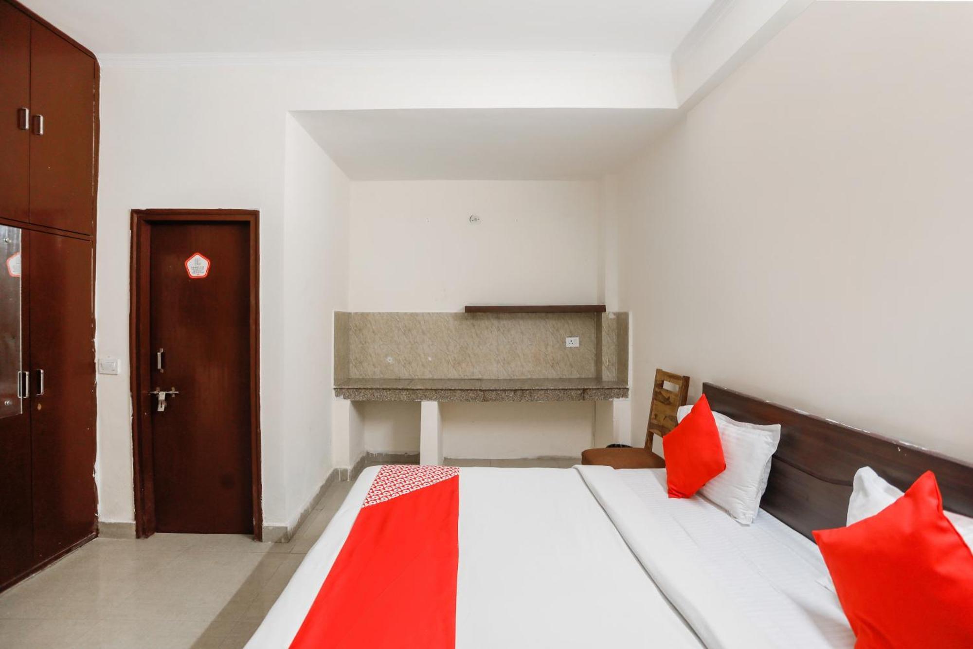 Hotel O Av Residency Near Botanic Garden Of Indian Republic Noida Extérieur photo