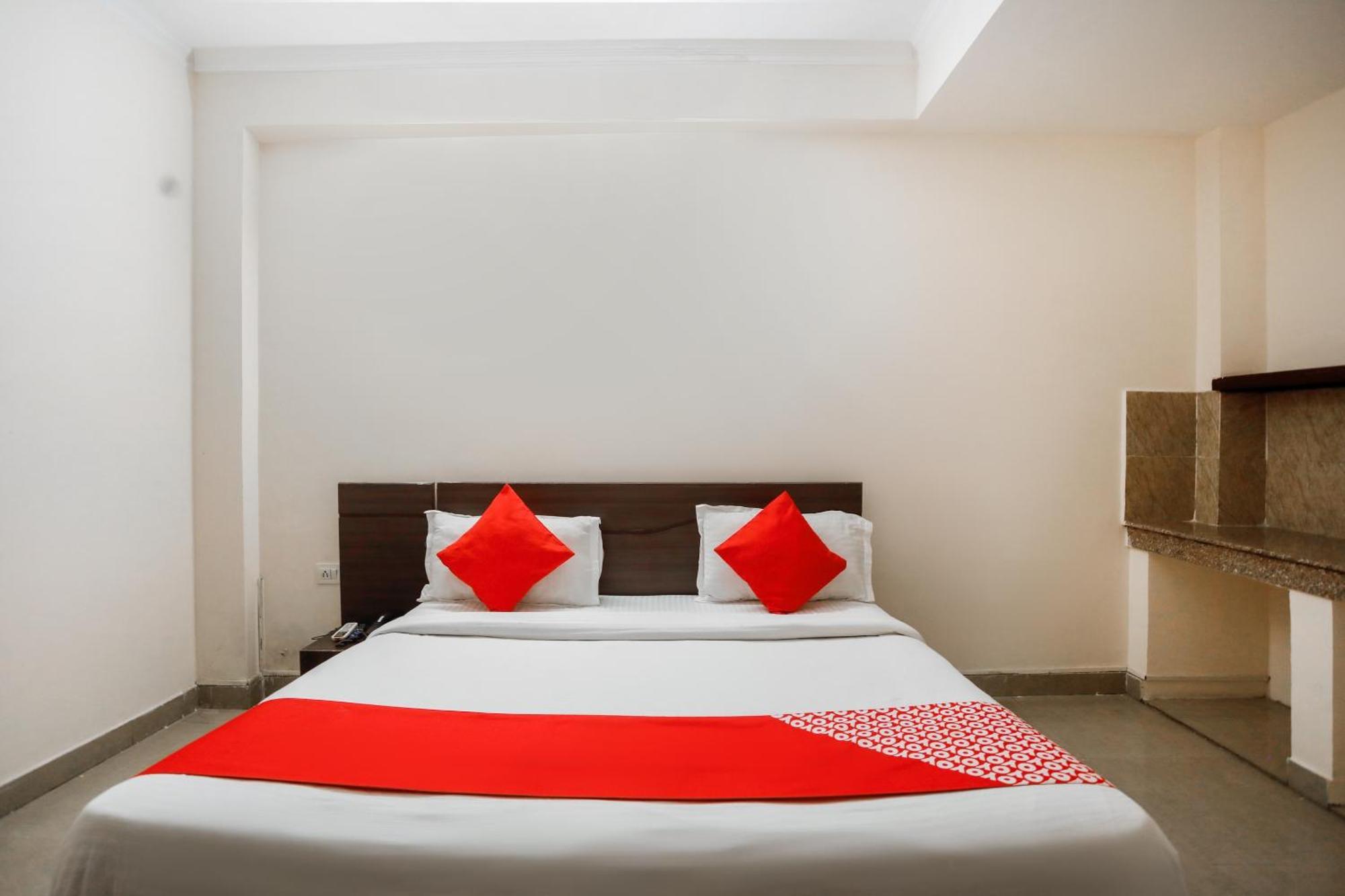 Hotel O Av Residency Near Botanic Garden Of Indian Republic Noida Extérieur photo