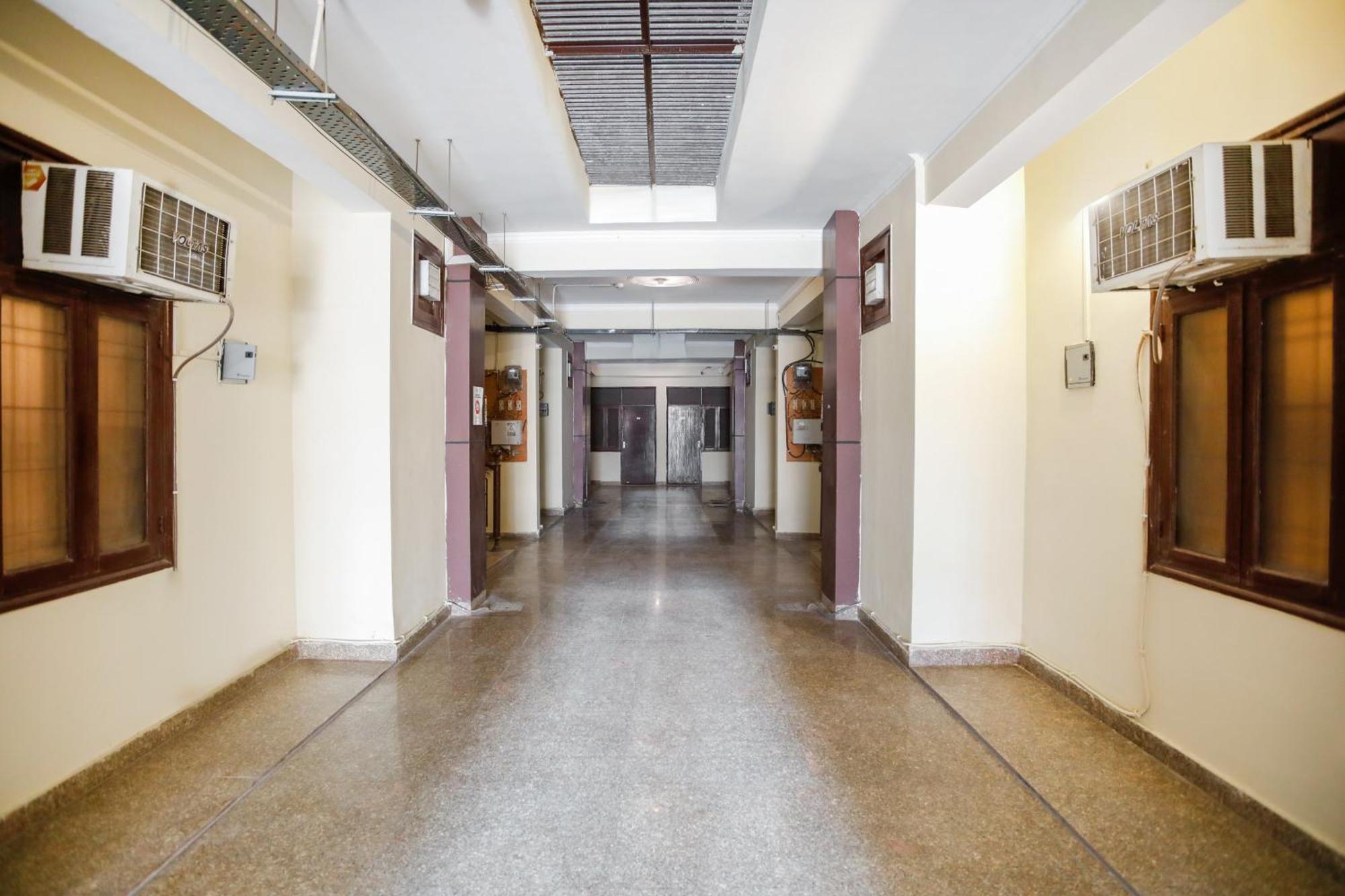 Hotel O Av Residency Near Botanic Garden Of Indian Republic Noida Extérieur photo