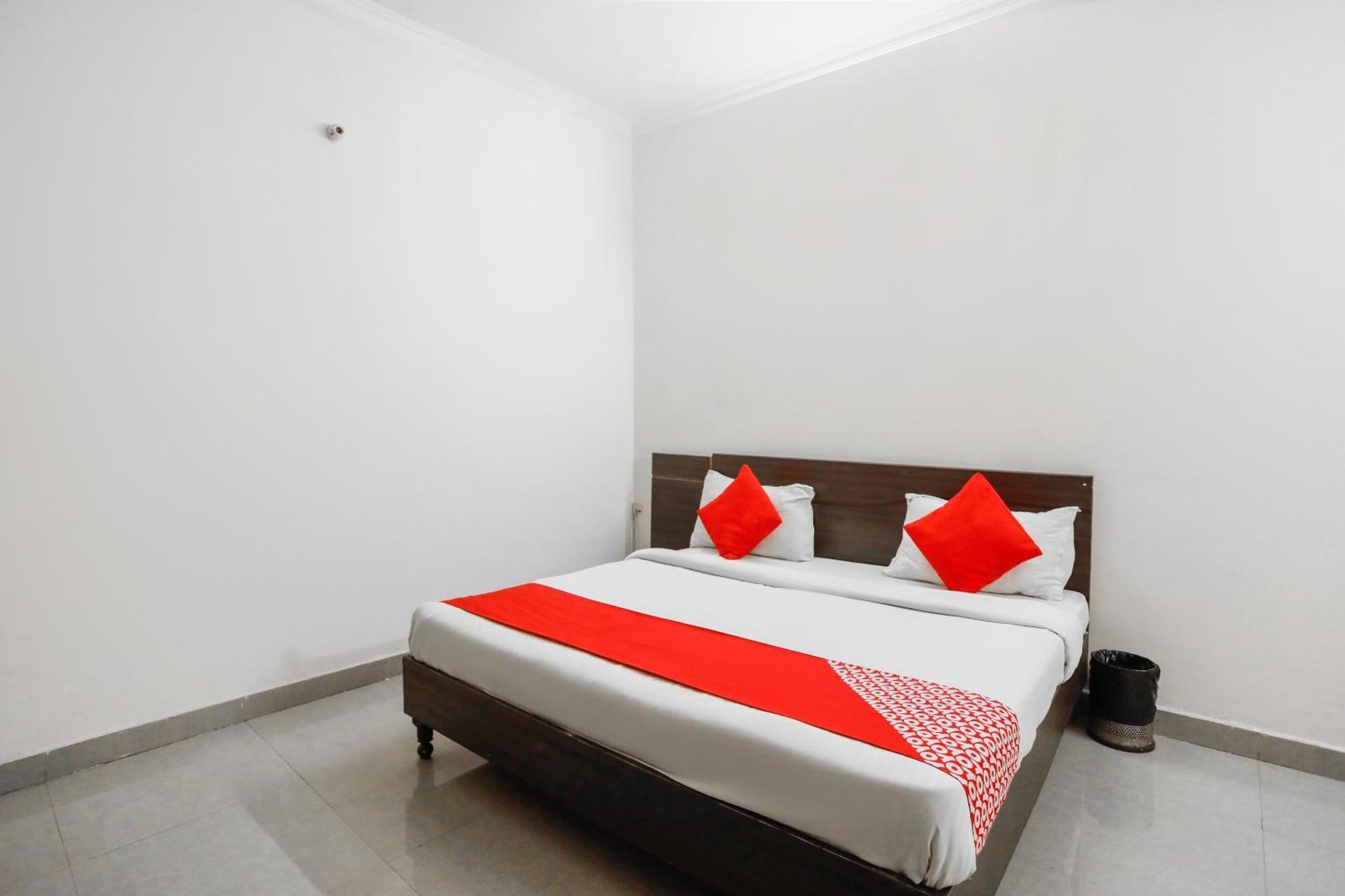 Hotel O Av Residency Near Botanic Garden Of Indian Republic Noida Extérieur photo