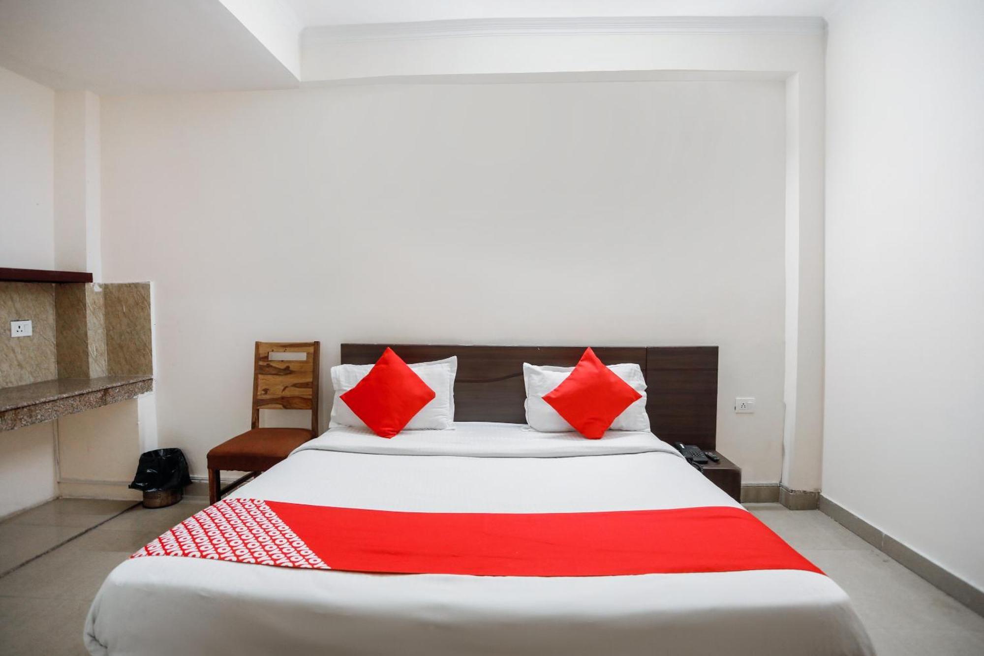 Hotel O Av Residency Near Botanic Garden Of Indian Republic Noida Extérieur photo